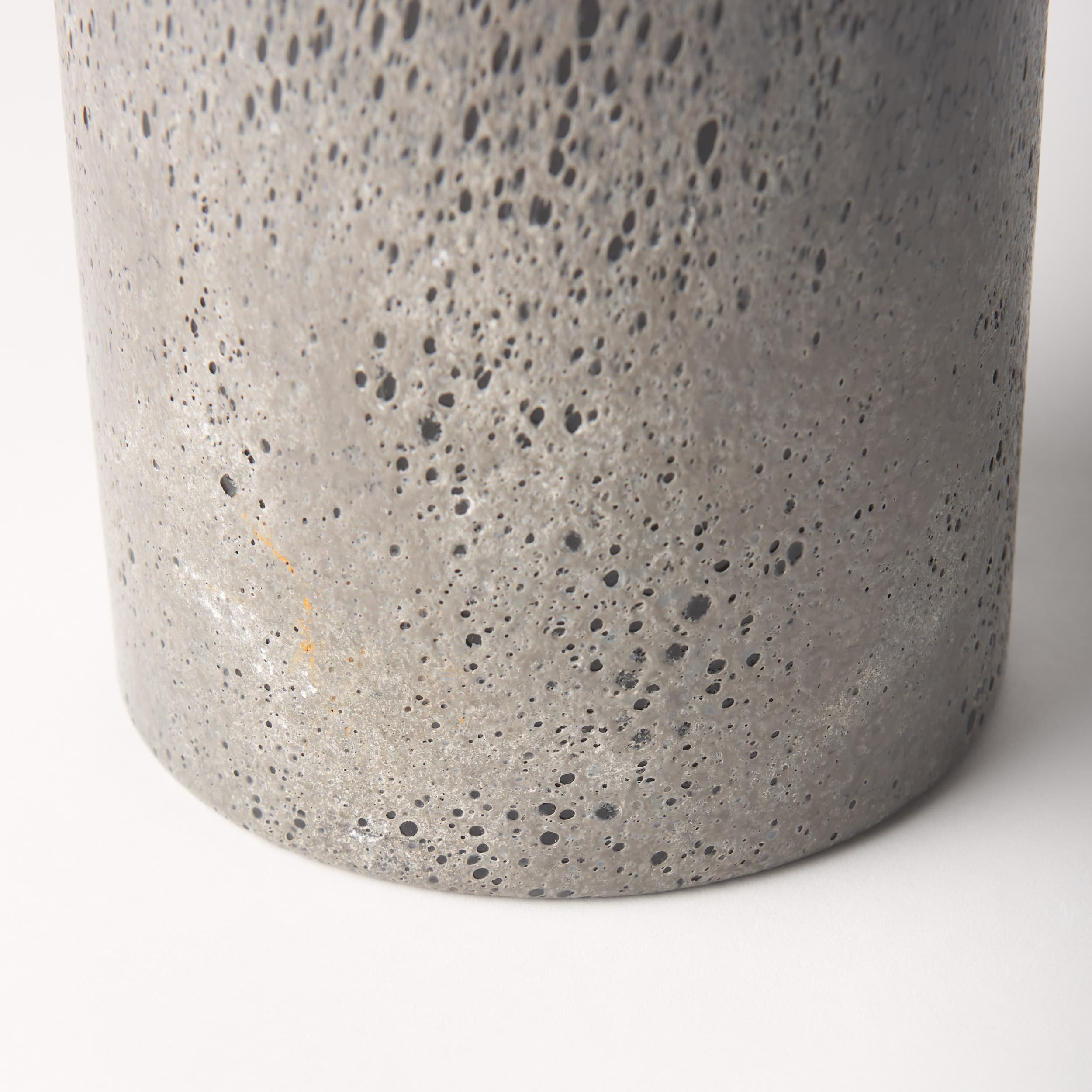 Emu Short Black w/ Gray Vase — product photograph
