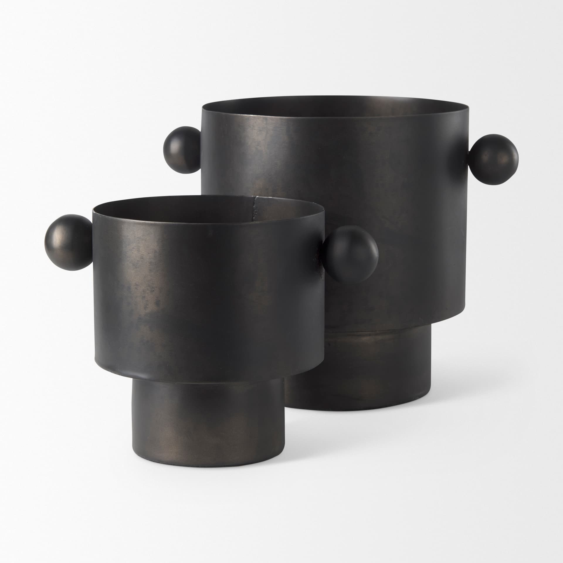 Juno 6.5H Medium Black Iron Vase — product photograph