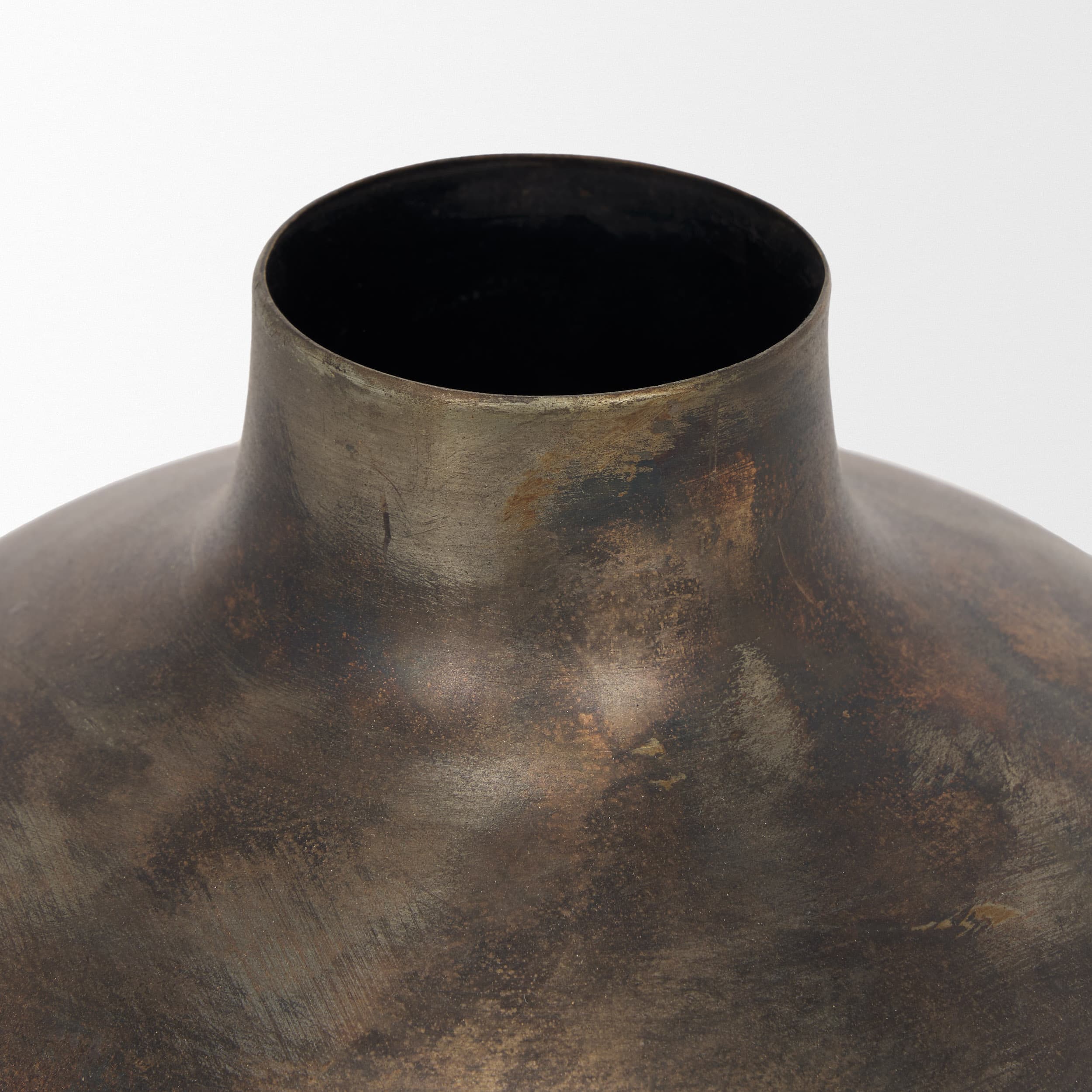 Daya Short Antiqued Gold Metal Vase — product photograph