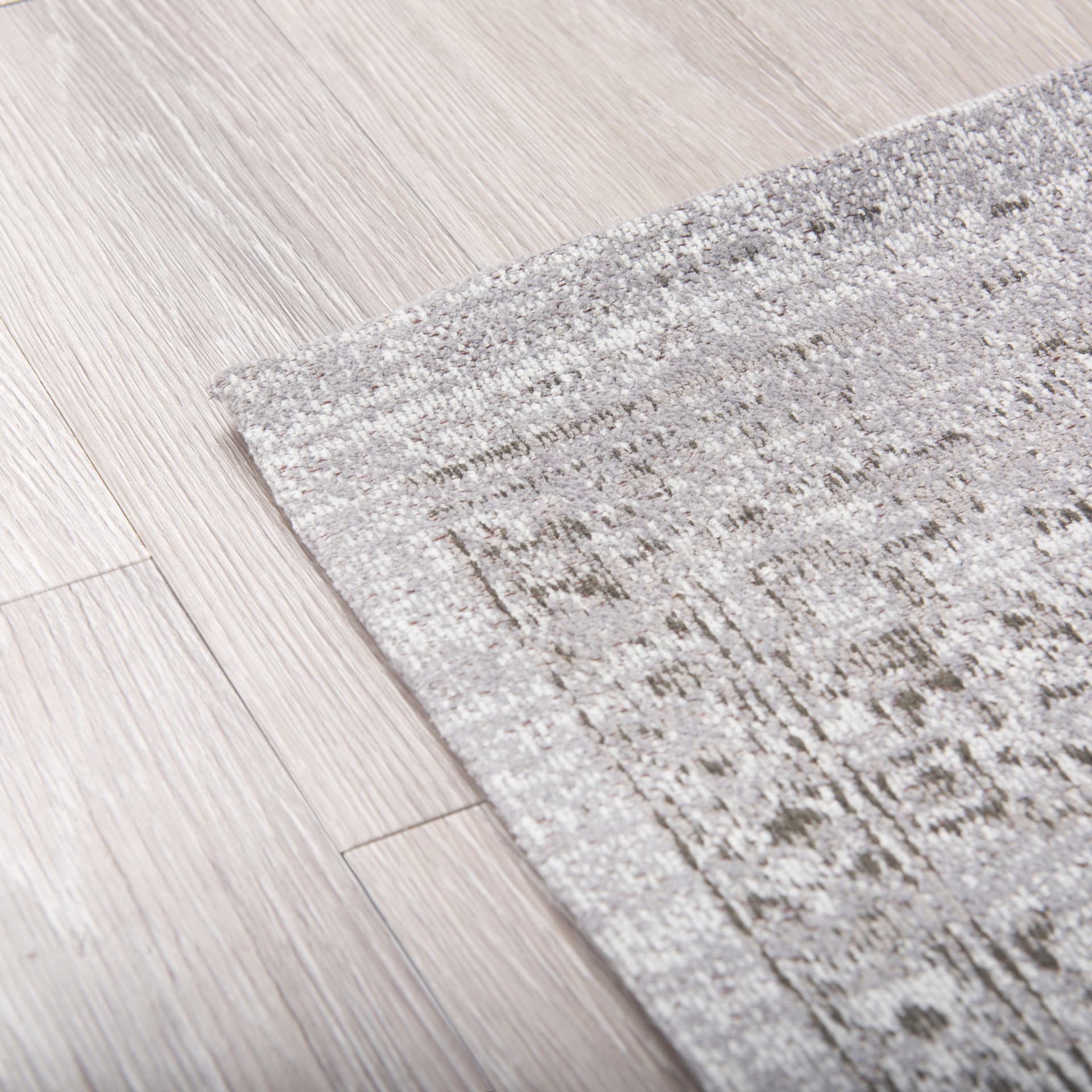 Kaiya 8 x 10 Rug — product photograph
