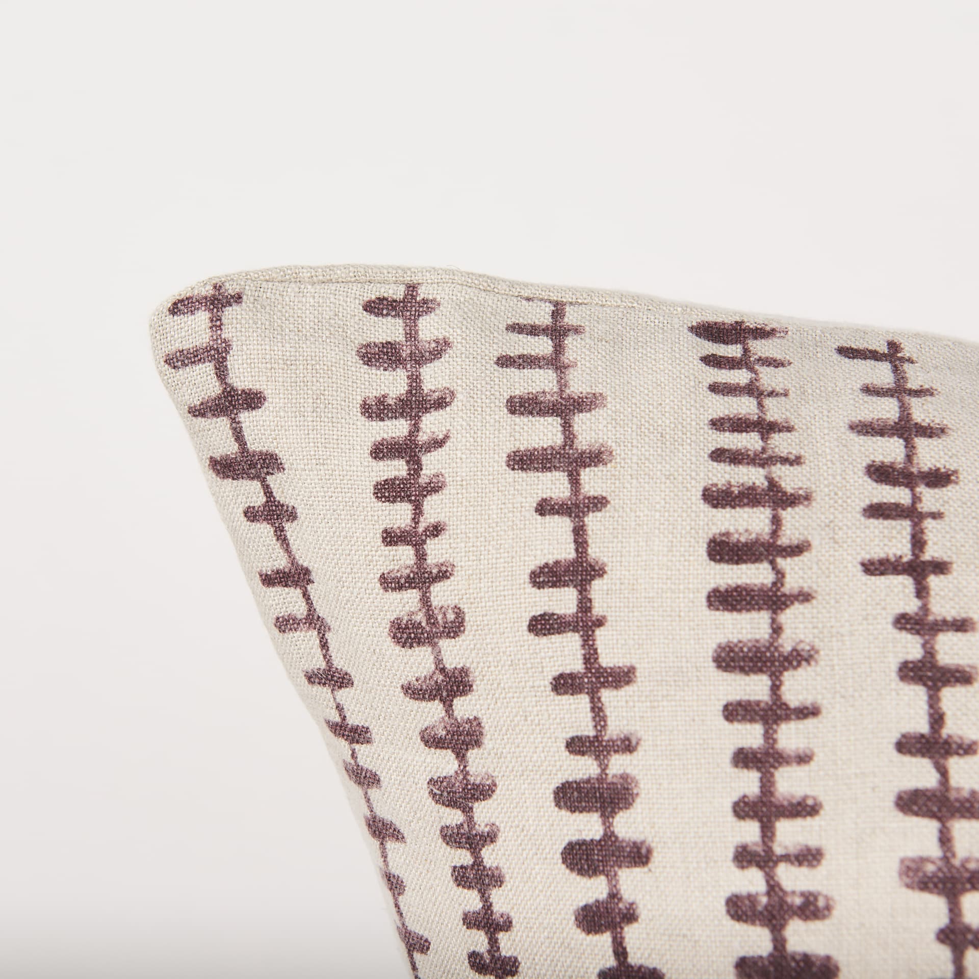 Jenna 22x22 Beige w/ Merlot Print Linen Square Decorative Pillow Cover — product photograph