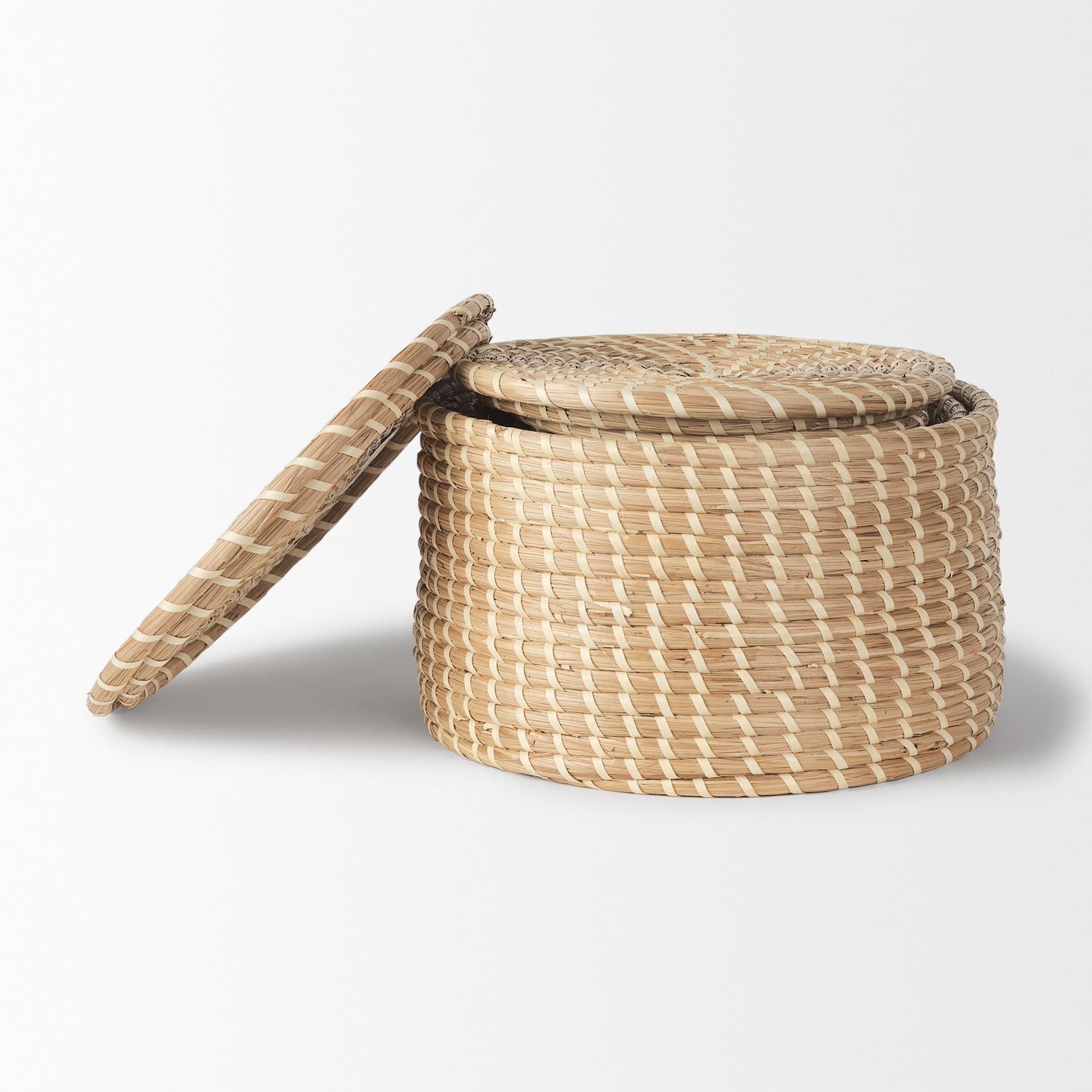 Kailini Set of 3 Nesting Seagrass & Palm Leaf Boxes with Lids — product photograph