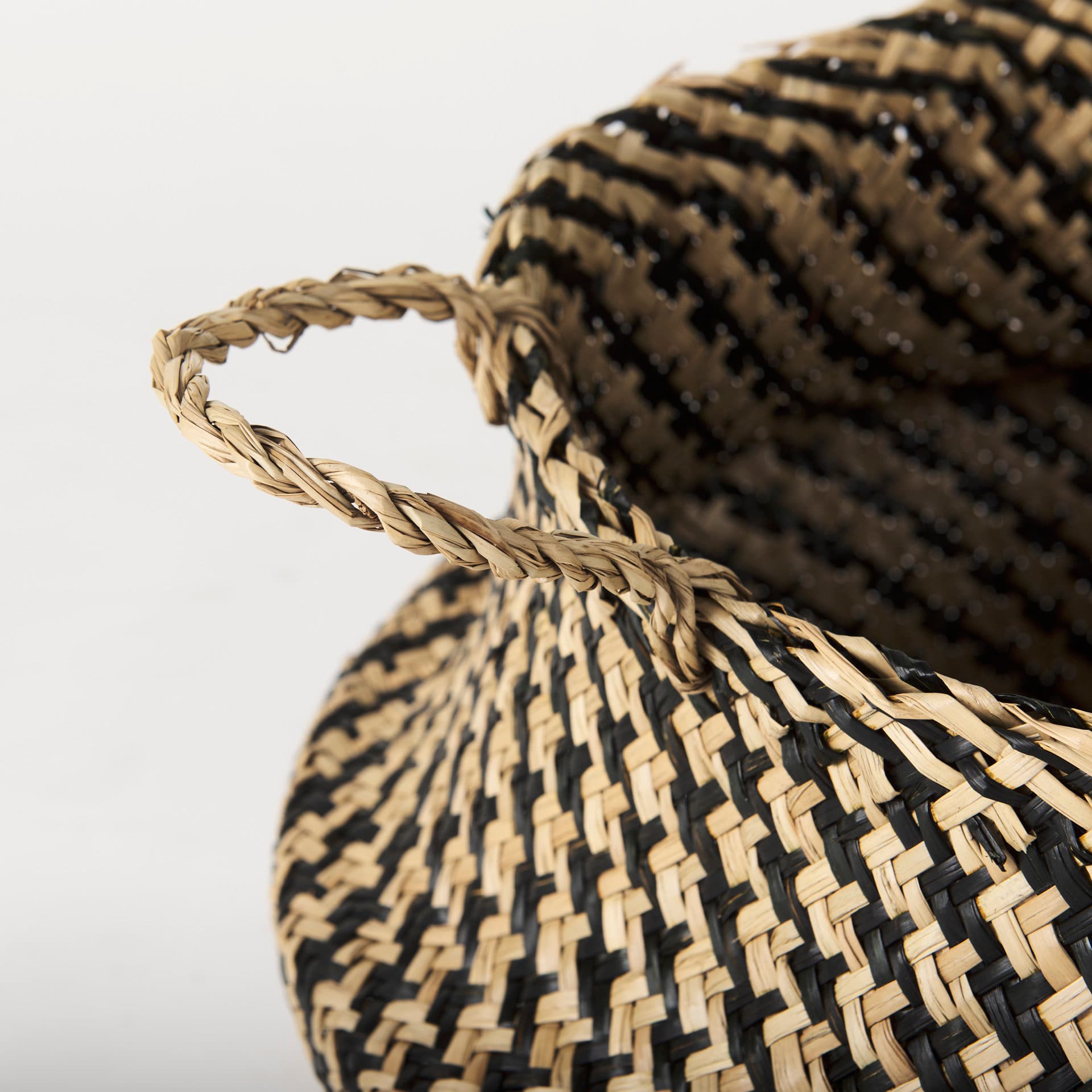 Gaia (Set of 3) Light and Dark Brown Cross Patterend Belly Seagrass Basket — product photograph