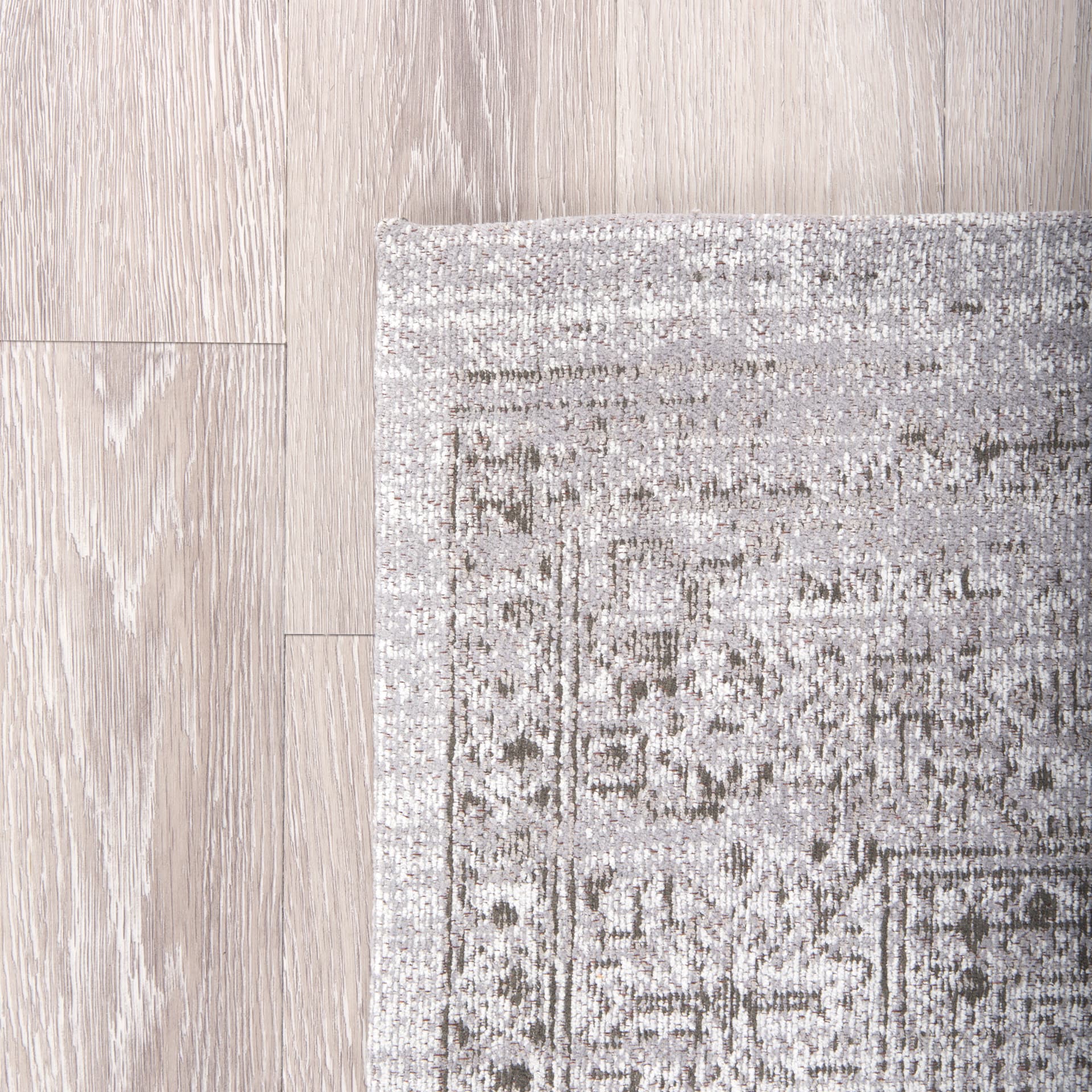 Kaiya 8 x 10 Rug — product photograph