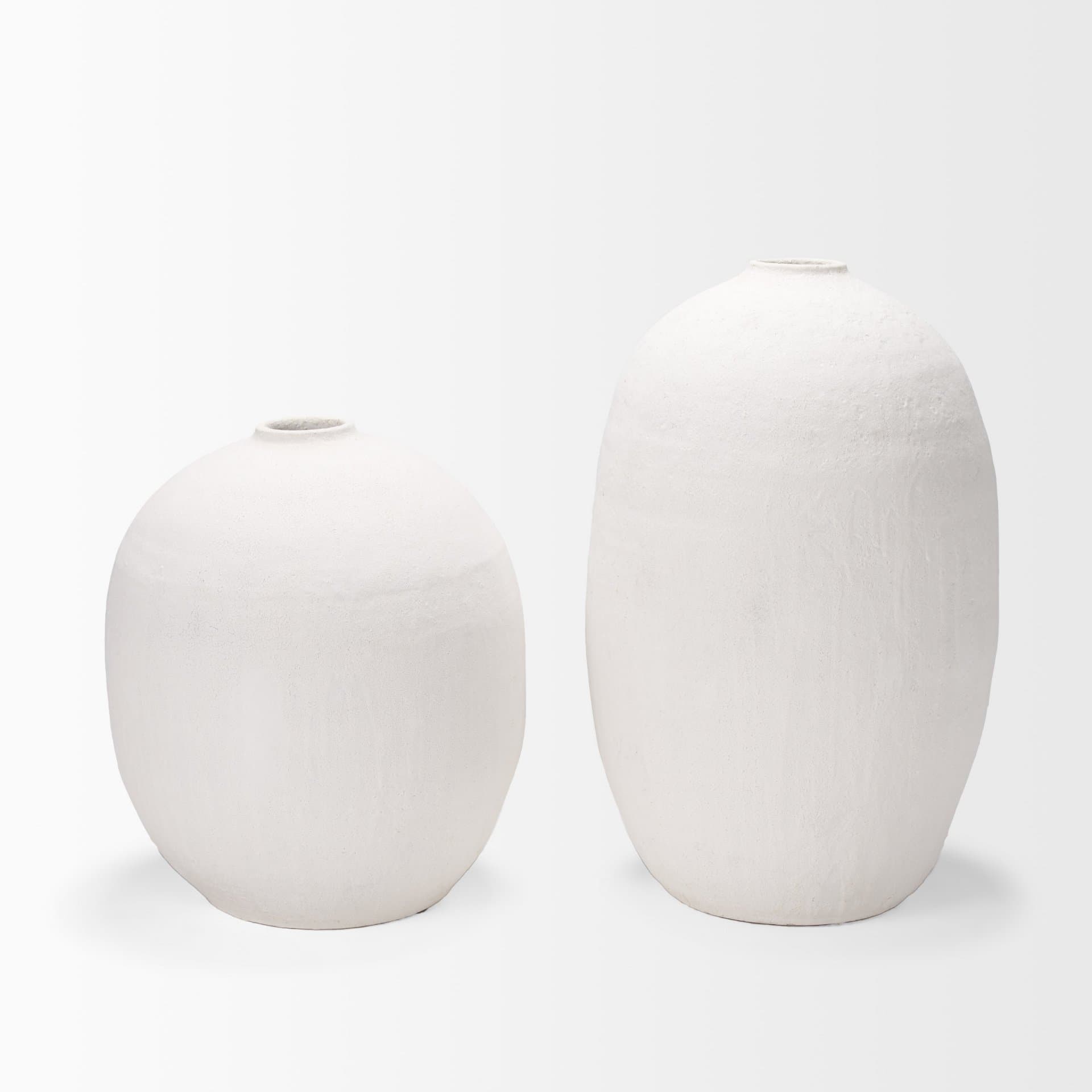Karakum II Large White Textured Ceramic Vase — product photograph