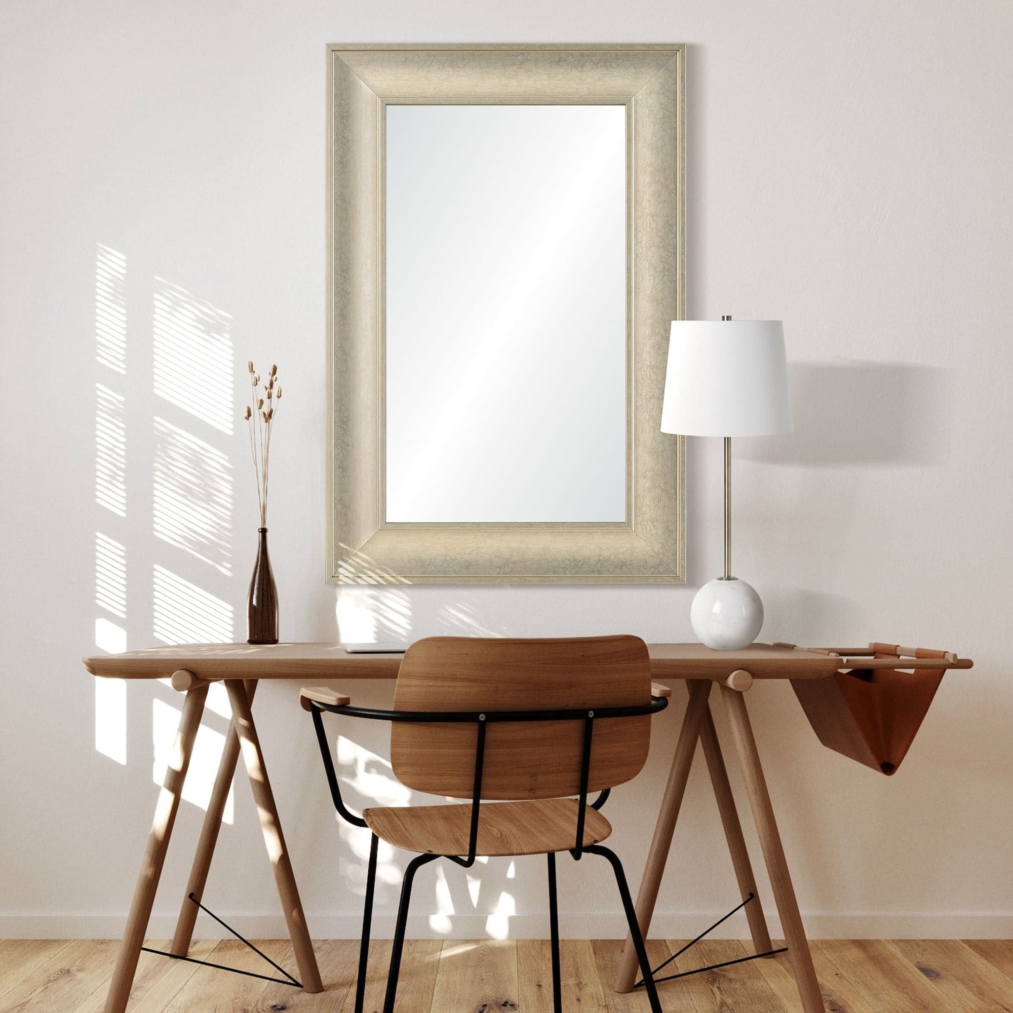 Naomi — product photograph