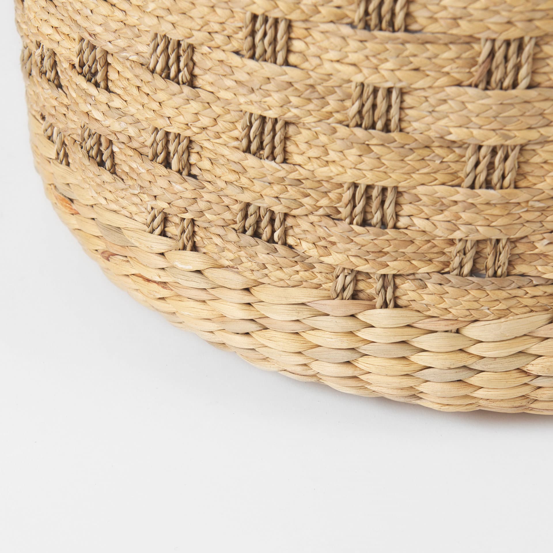 Michelle 17.7L x 17.7W x 17.7H Light Brown Woven Seagrass Round Pouf — product photograph