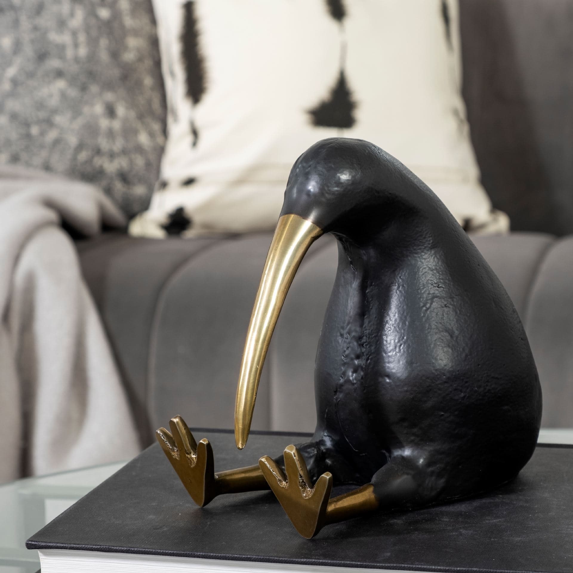 Dodo Kiwi 7L x 4W Black Cast Aluminum Mauritian Bird Sculpture — product photograph
