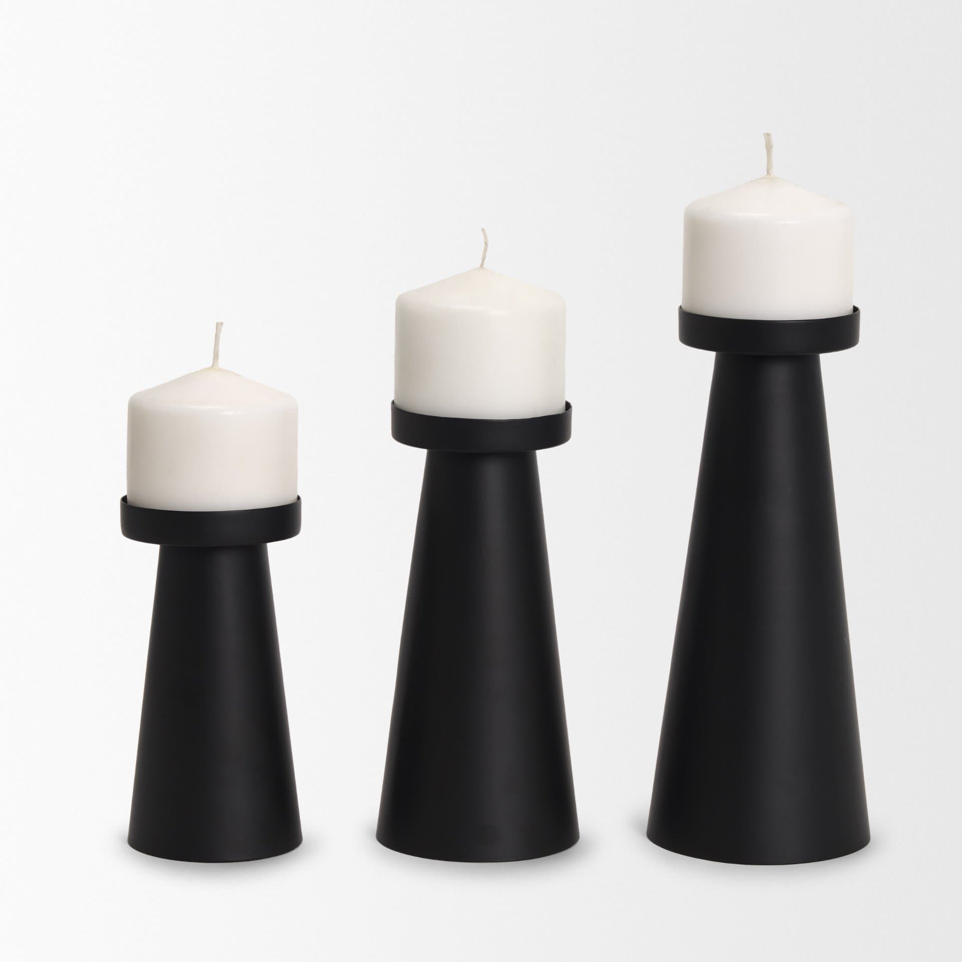 Quadir Short Matte Black Metal Candle Holder — product photograph