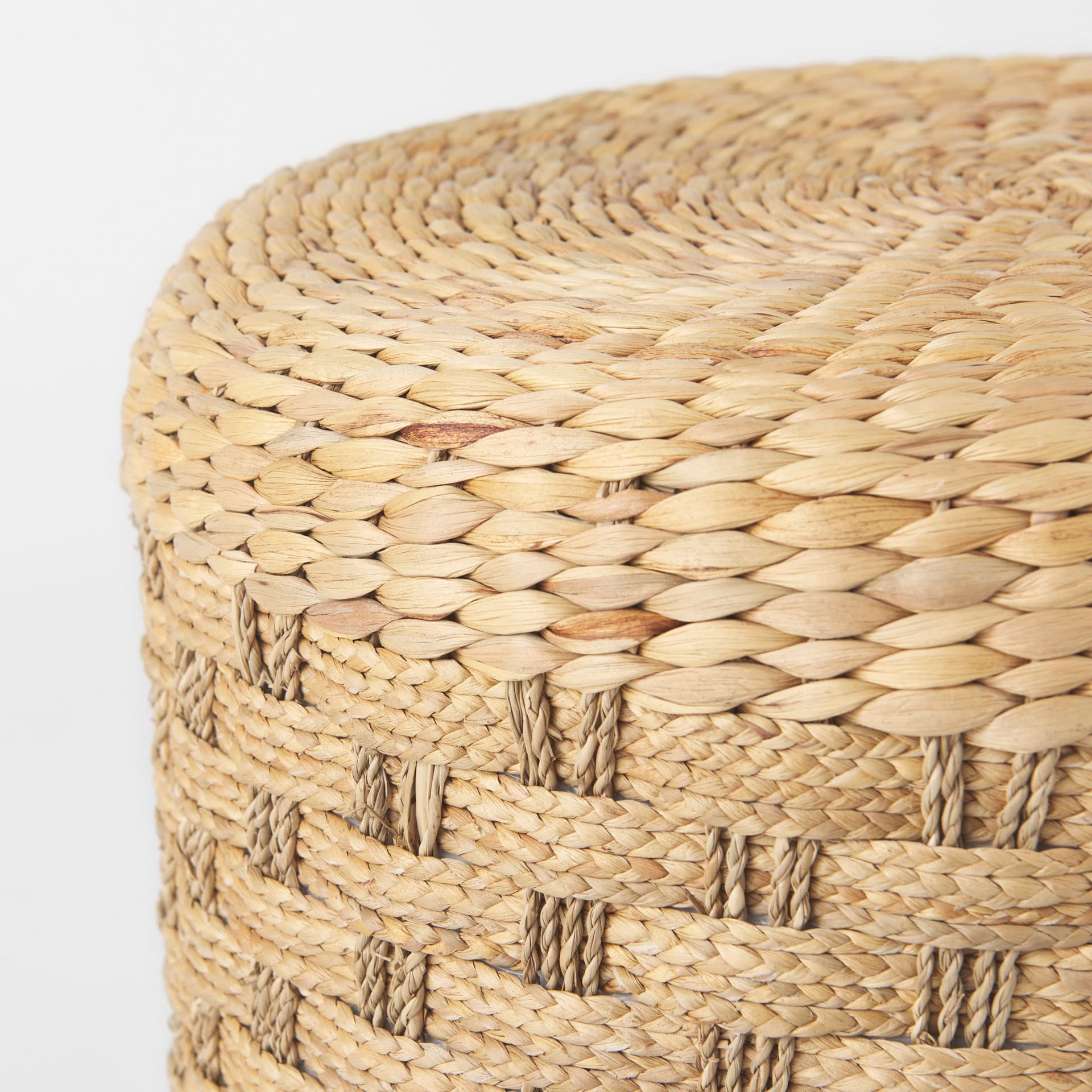 Michelle 17.7L x 17.7W x 17.7H Light Brown Woven Seagrass Round Pouf — product photograph