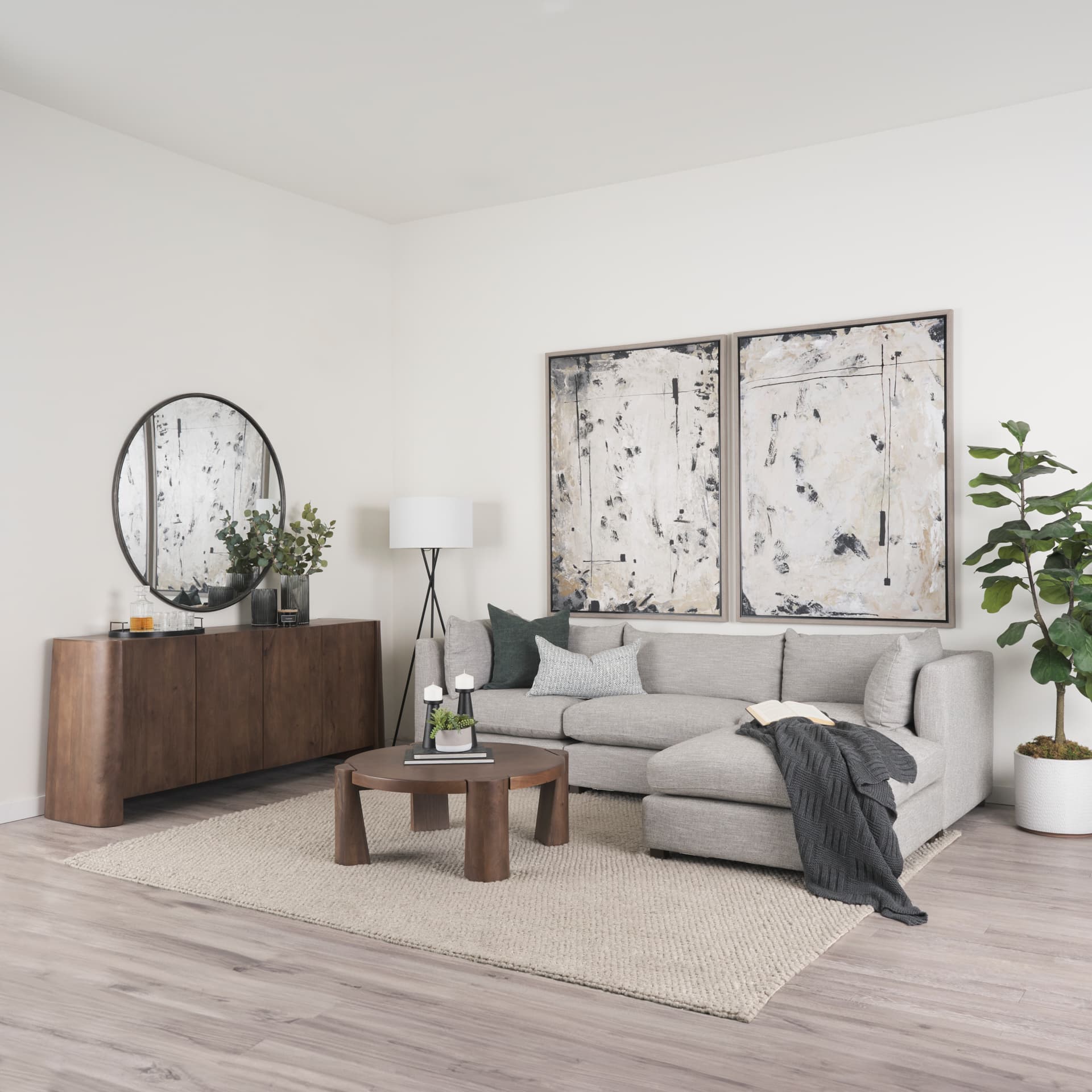 Tammar Round Wood w/ Tapered Legs Coffee Table — product photograph