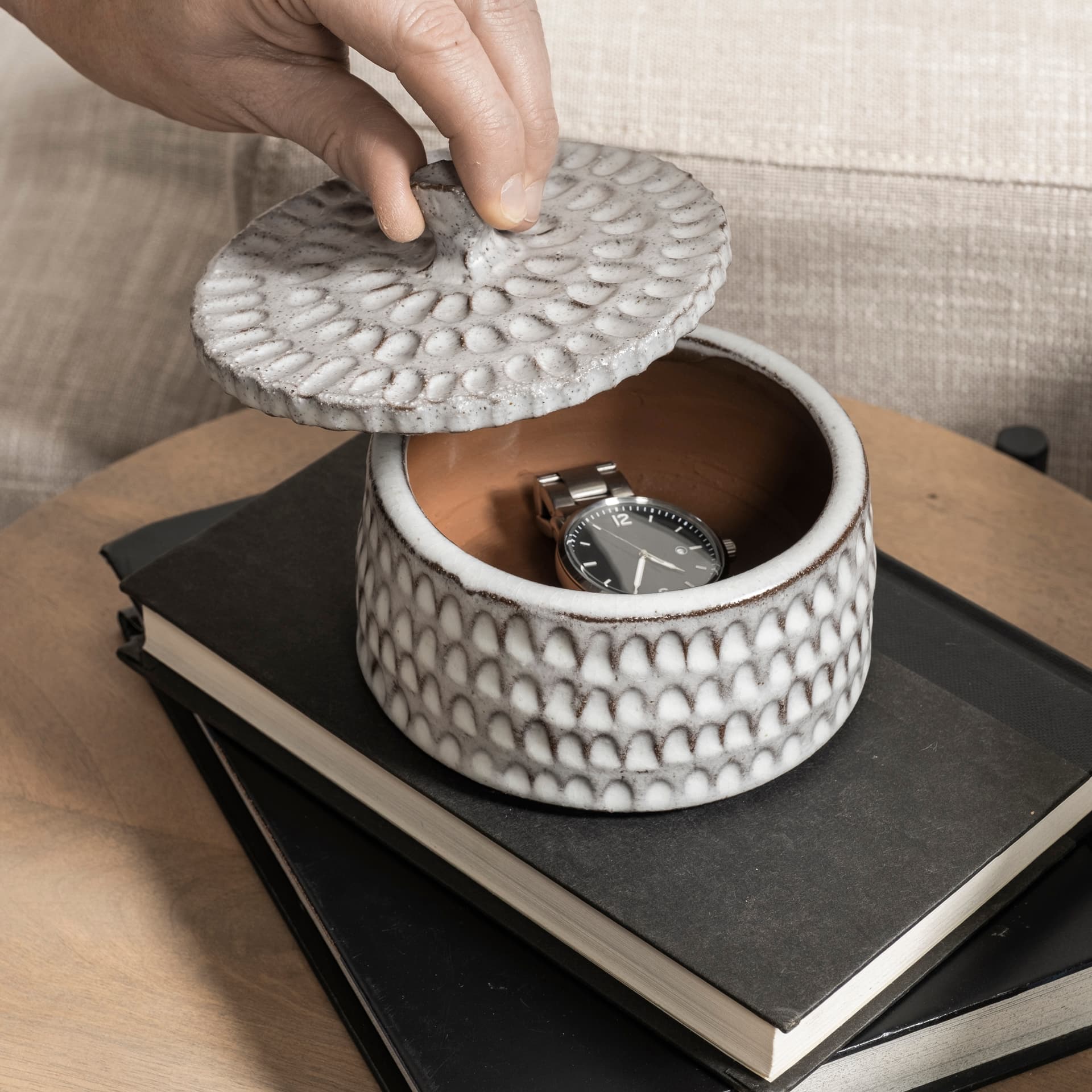 Azul (Small) 5L x 5W Gray Ceramic Detailed Decorative Box — product photograph
