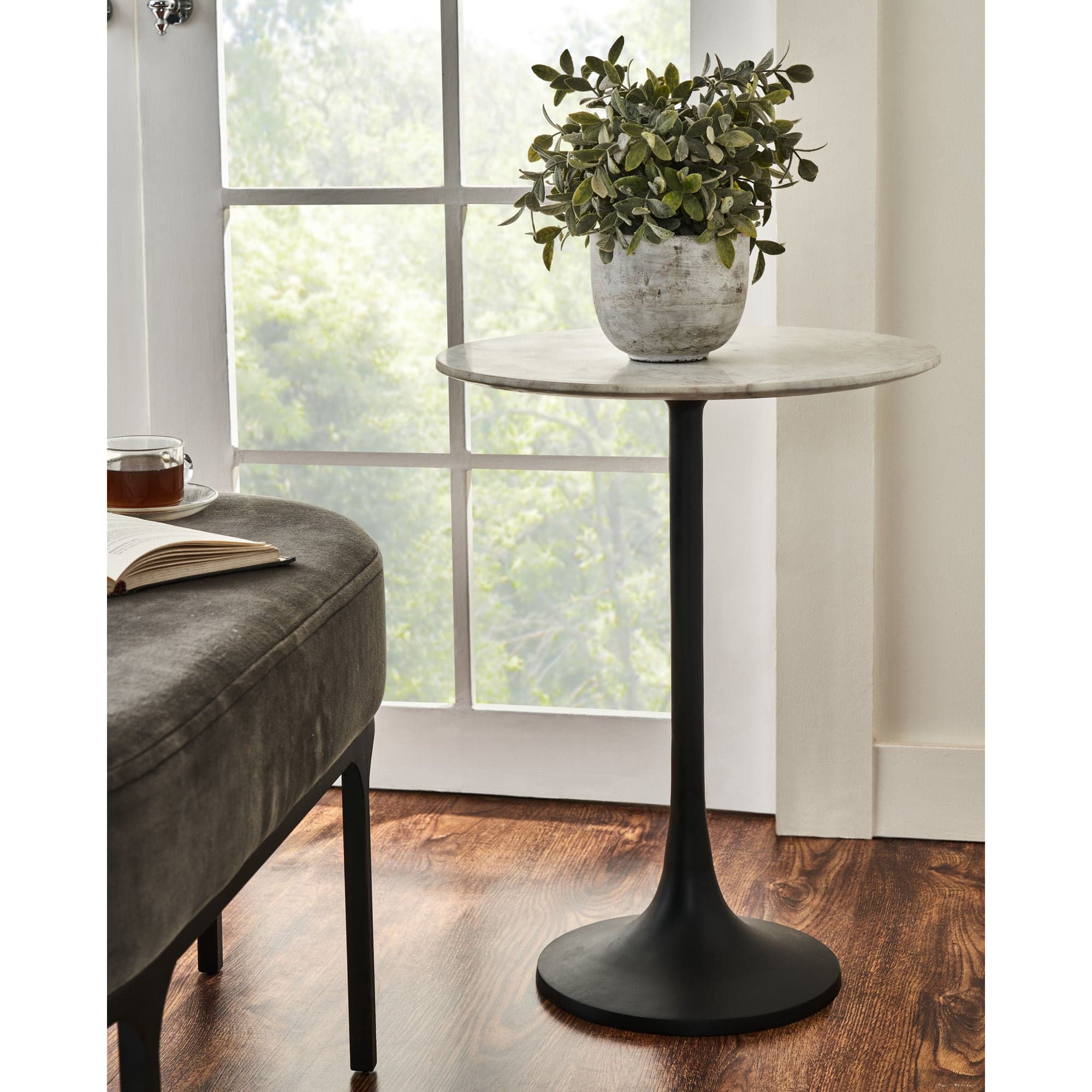 Mortain — product photograph