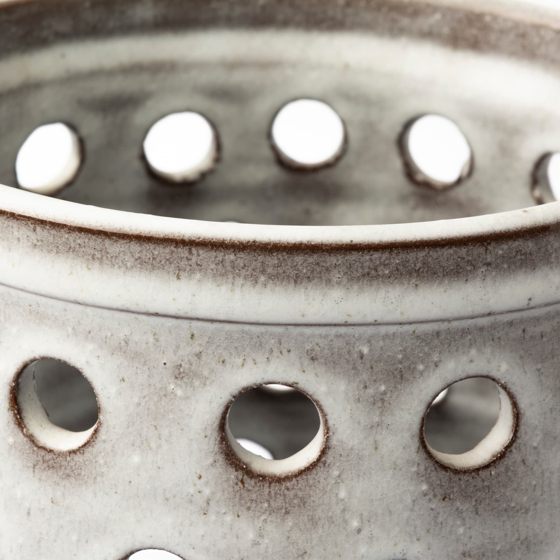 Canasta Small Rustic White Ceramic Cylindrical Vase — product photograph